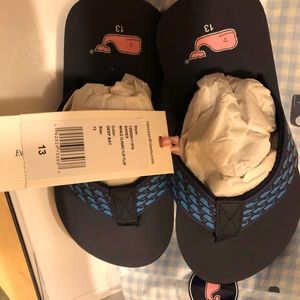 Vineyard vines kids sandal with tags